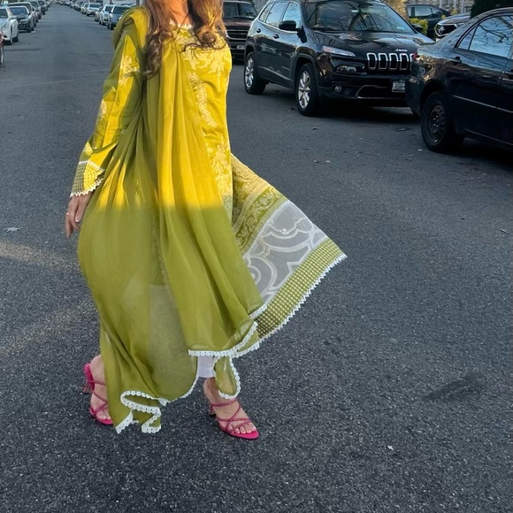 New Lawn Suit Size Small-Med - Picture 2 of 8